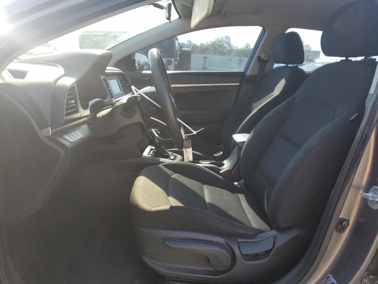 2019 Hyundai Elantra Se VIN: 5NPD74LF5KH481843 Lot: 62963555