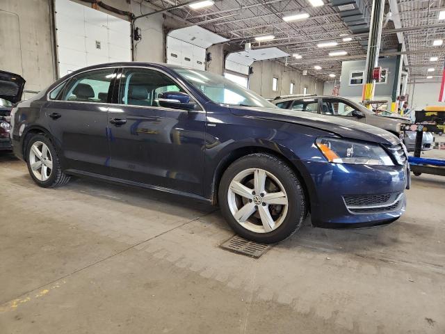 VOLKSWAGEN PASSAT 2014 Granatowy