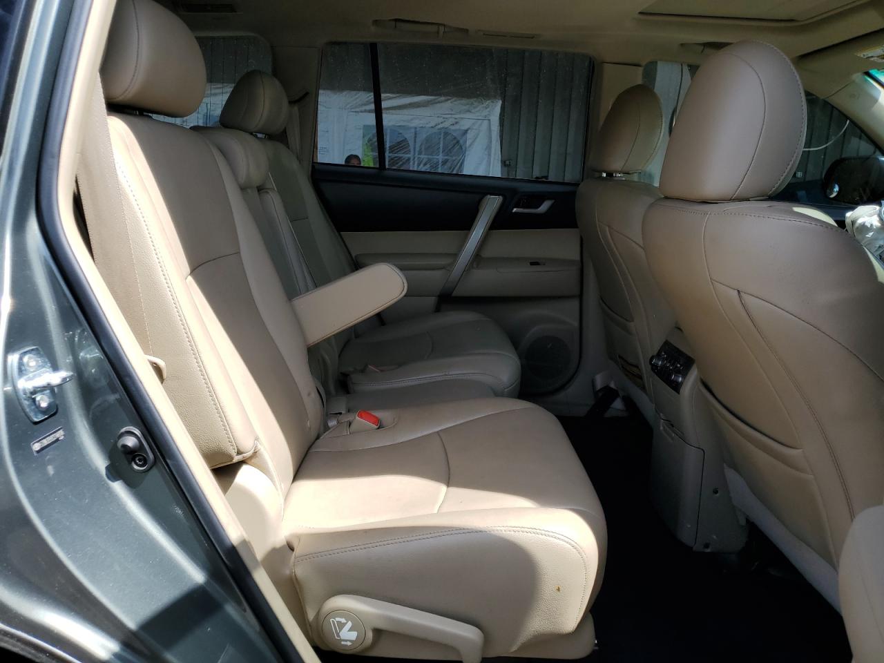 2012 Toyota Highlander Base VIN: 5TDBK3EH2CS148106 Lot: 65605495