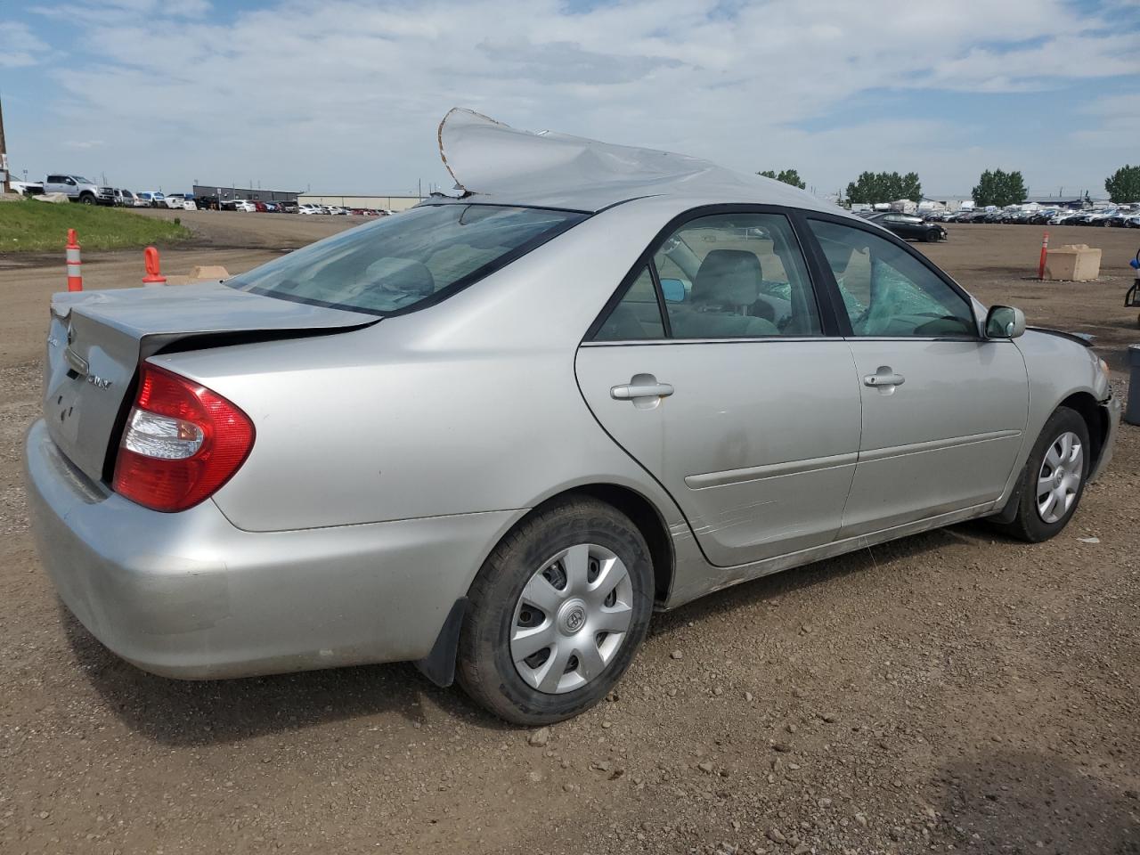 2004 Toyota Camry Le VIN: 4T1BE32K44U935882 Lot: 65652095