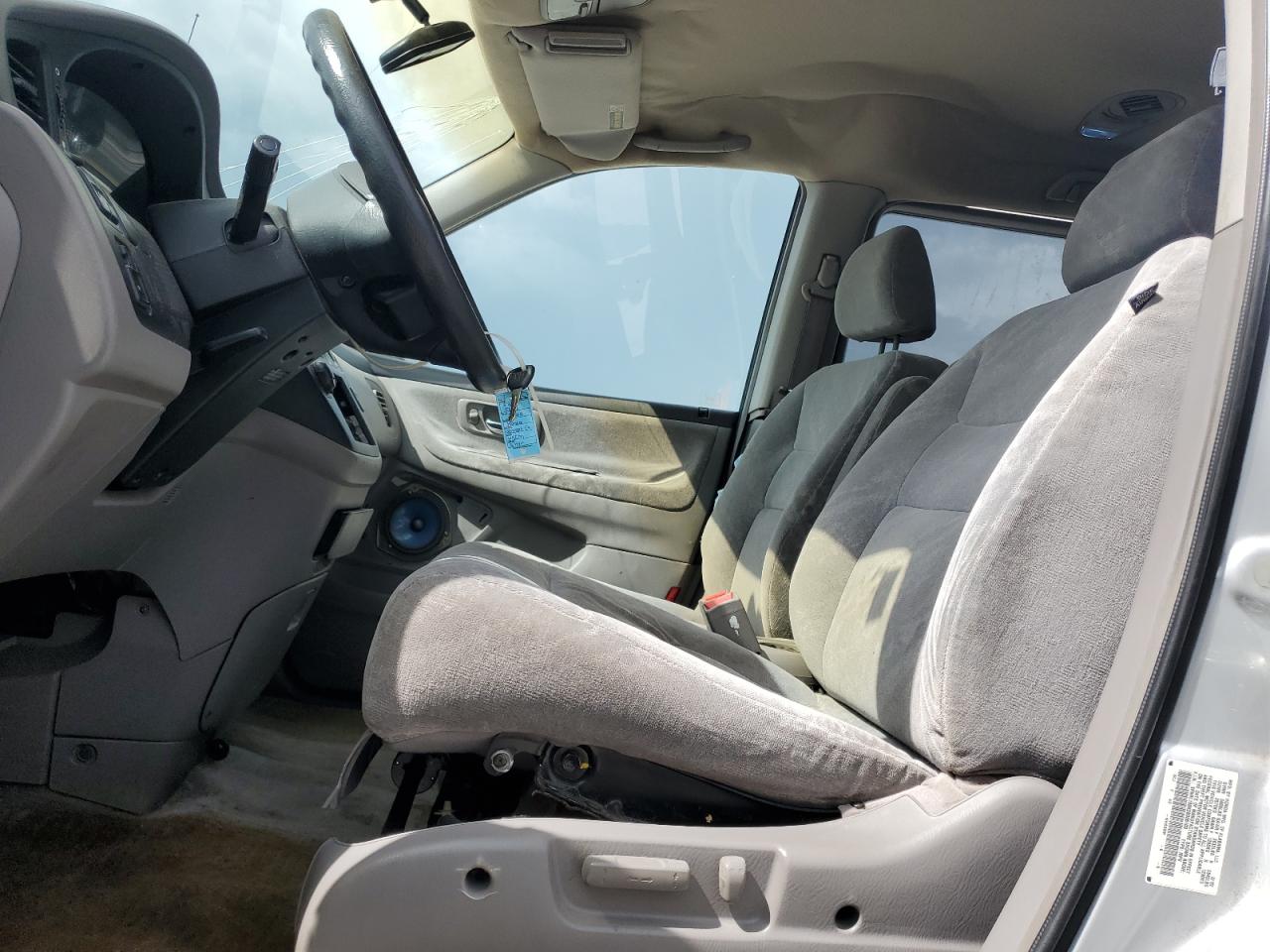 2002 Honda Odyssey Ex VIN: 5FNRL186X2B005109 Lot: 63224095