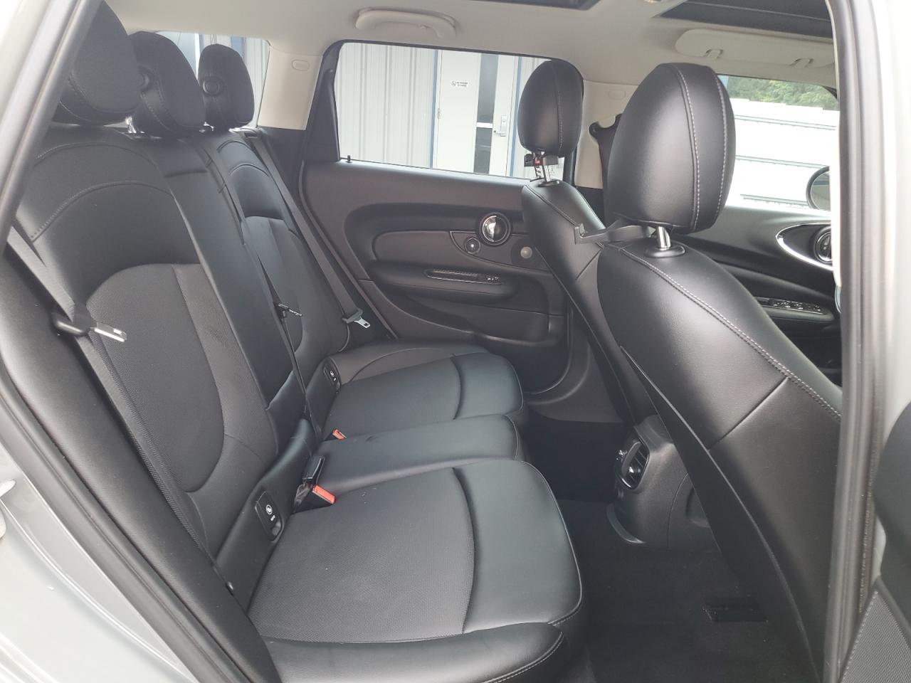 WMWLN5C34H2E33807 2017 Mini Cooper Clubman
