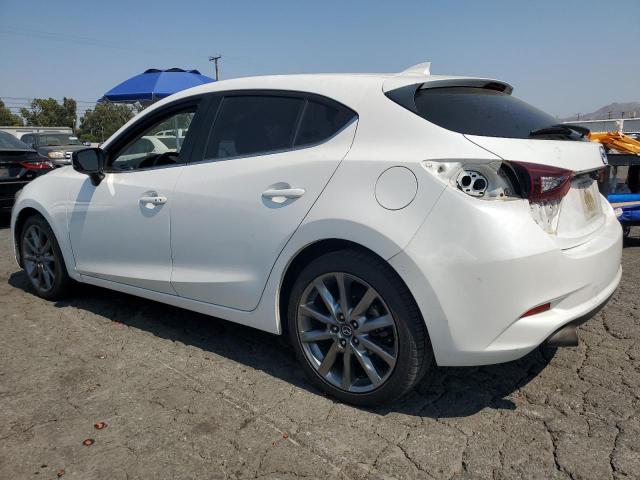  MAZDA 3 2018 Белы
