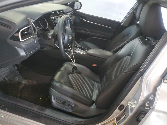  TOYOTA CAMRY 2018 Srebrny
