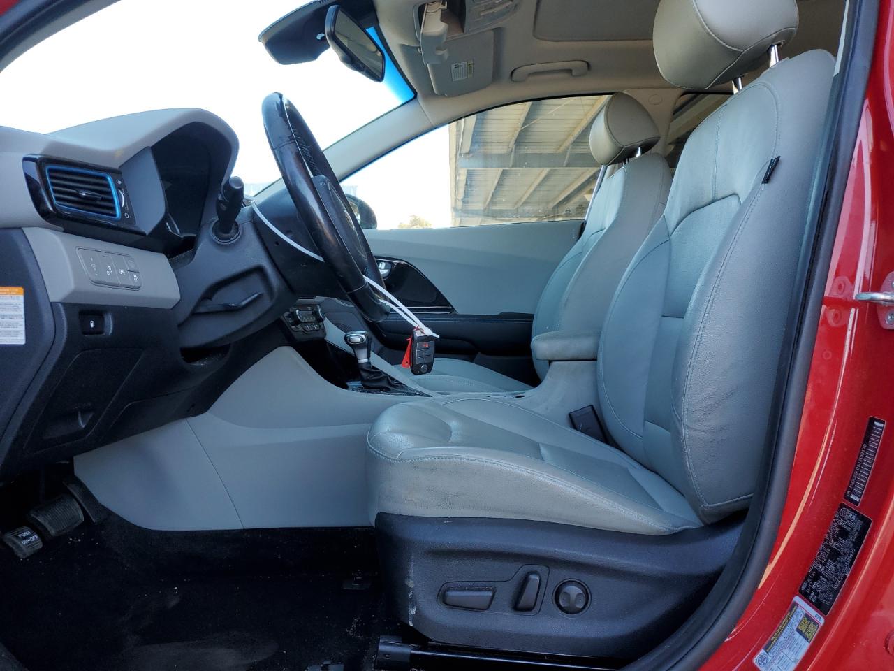 2018 Kia Niro Touring VIN: KNDCE3LC3J5139470 Lot: 65439575
