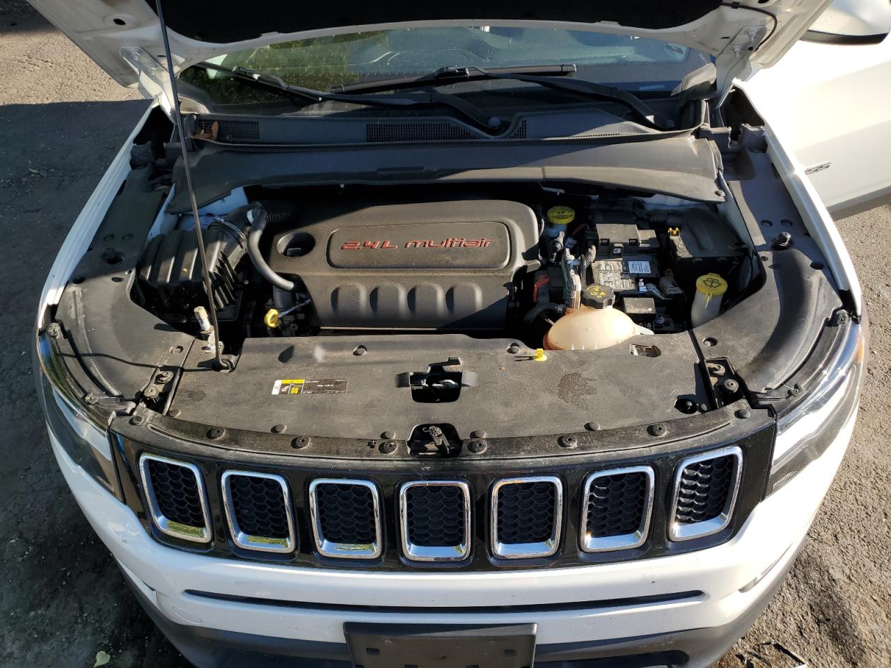 2017 Jeep Compass Latitude VIN: 3C4NJDBB5HT656184 Lot: 65089165