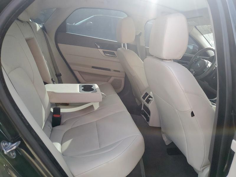 2017 JAGUAR XF PREMIUM  