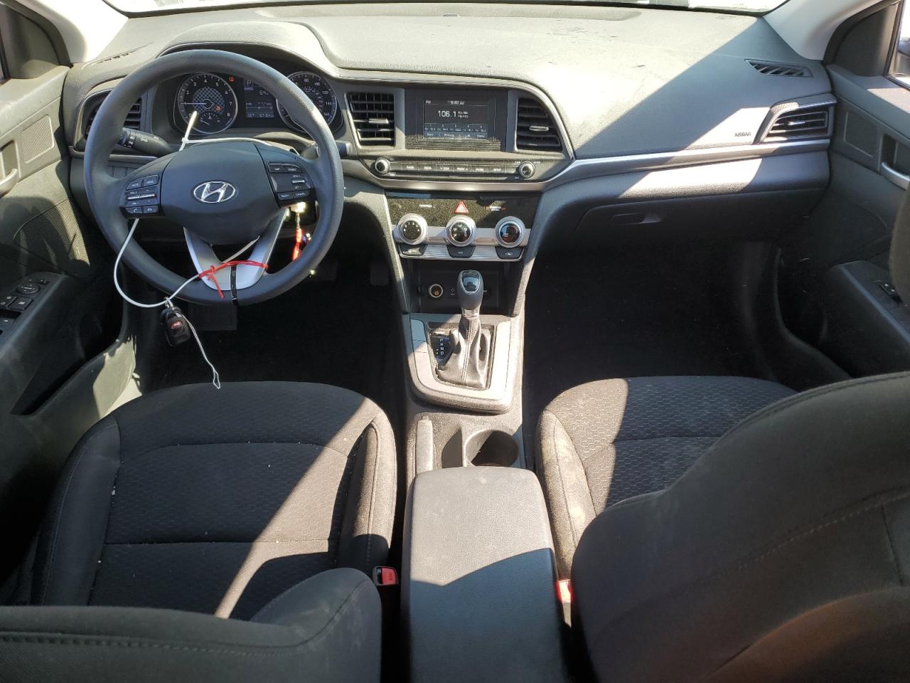 2019 Hyundai Elantra Se VIN: 5NPD74LFXKH449342 Lot: 64801455