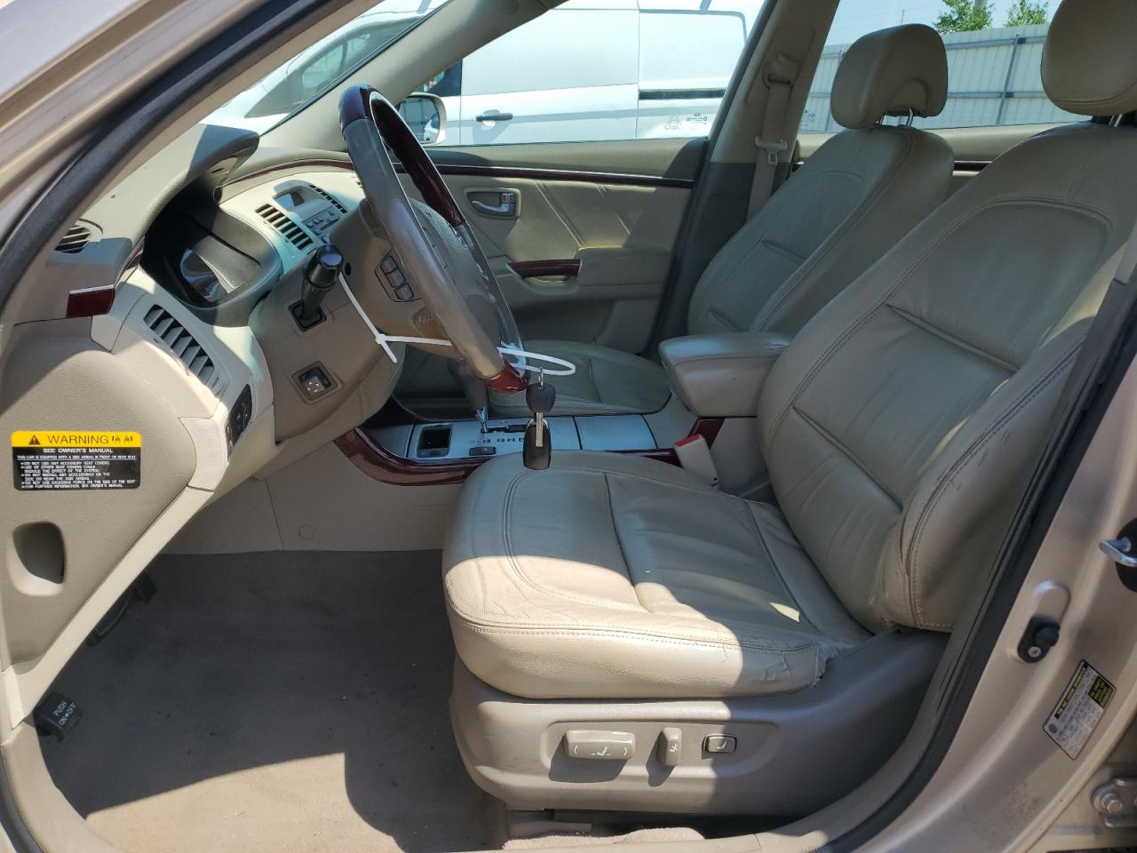 2008 Hyundai Azera Se VIN: KMHFC46F18A282915 Lot: 63642835