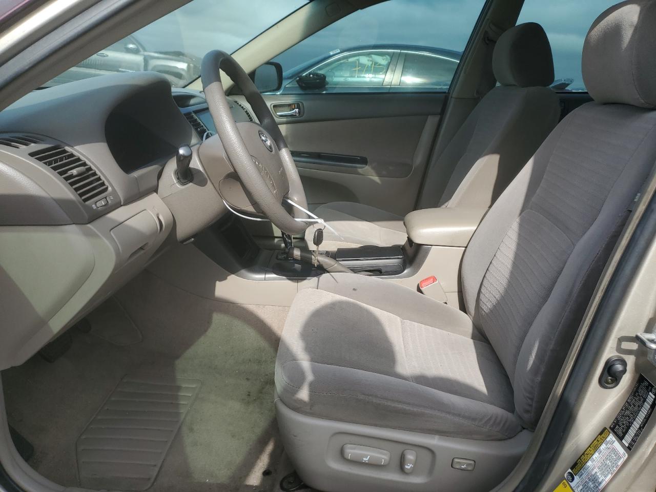 2005 Toyota Camry Le VIN: 4T1BF30K85U106735 Lot: 63451475