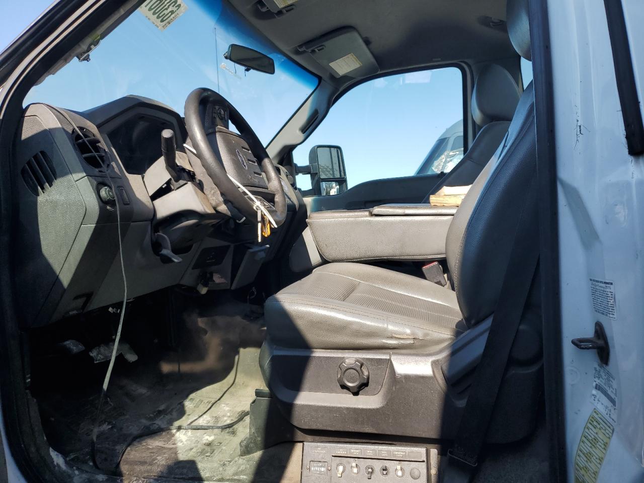 2016 Ford F550 Super Duty VIN: 1FDUF5GT1GEB00548 Lot: 63067235