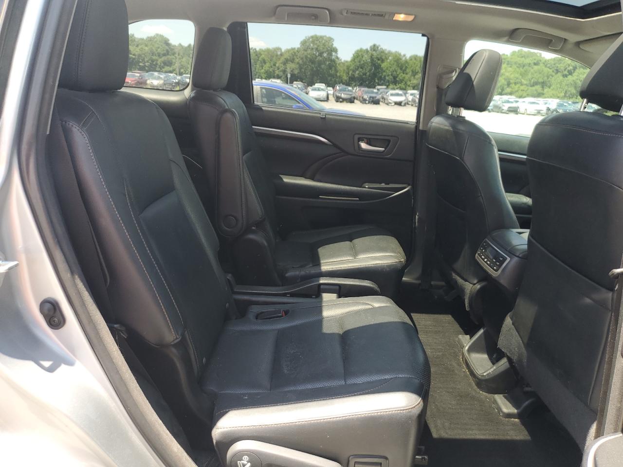 2015 Toyota Highlander Limited VIN: 5TDYKRFH7FS088386 Lot: 63447995