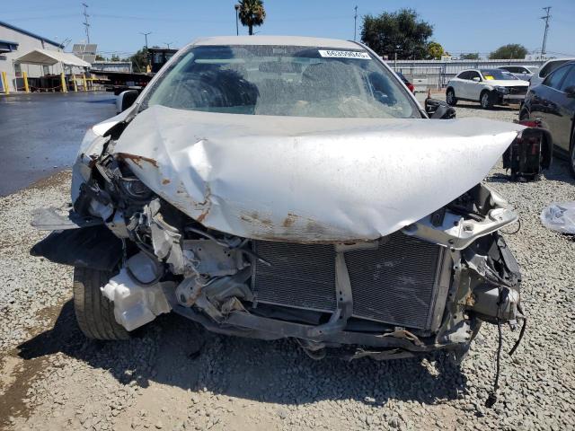 Sedans TOYOTA COROLLA 2016 Srebrny
