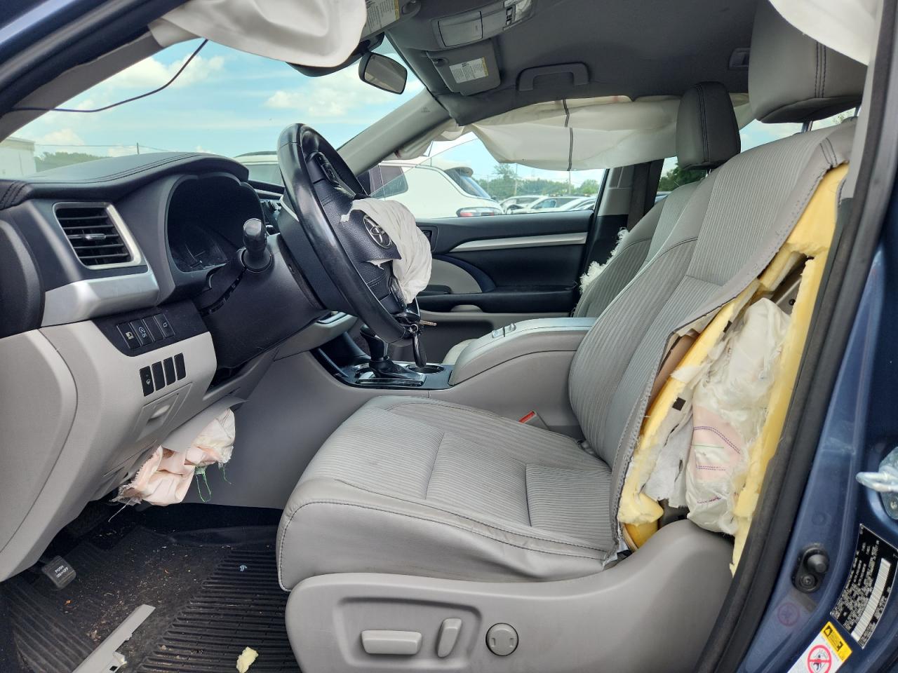 2017 Toyota Highlander Le VIN: 5TDBZRFH1HS366896 Lot: 65053595