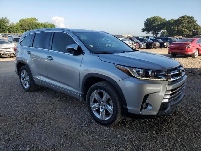  TOYOTA HIGHLANDER 2018 Серебристый