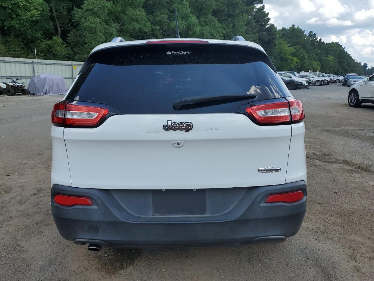 2015 Jeep Cherokee Latitude VIN: 1C4PJLCB0FW631802 Lot: 65800815