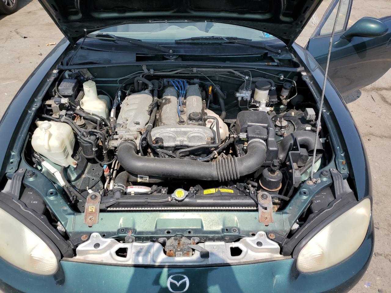 2000 Mazda Mx-5 Miata Base VIN: JM1NB3533Y0151883 Lot: 64423925