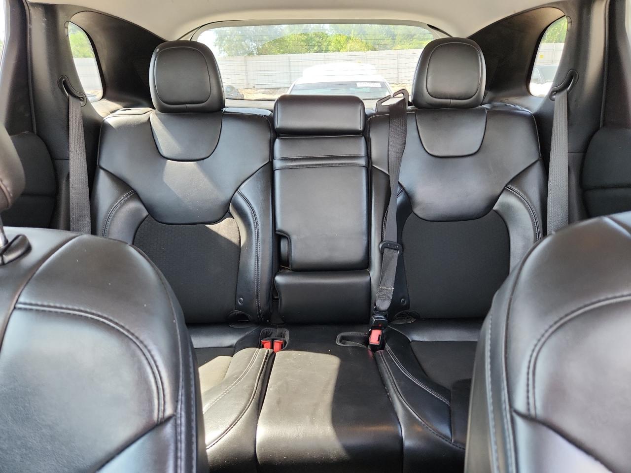 2019 Jeep Cherokee Latitude Plus VIN: 1C4PJLLB4KD215788 Lot: 64242745