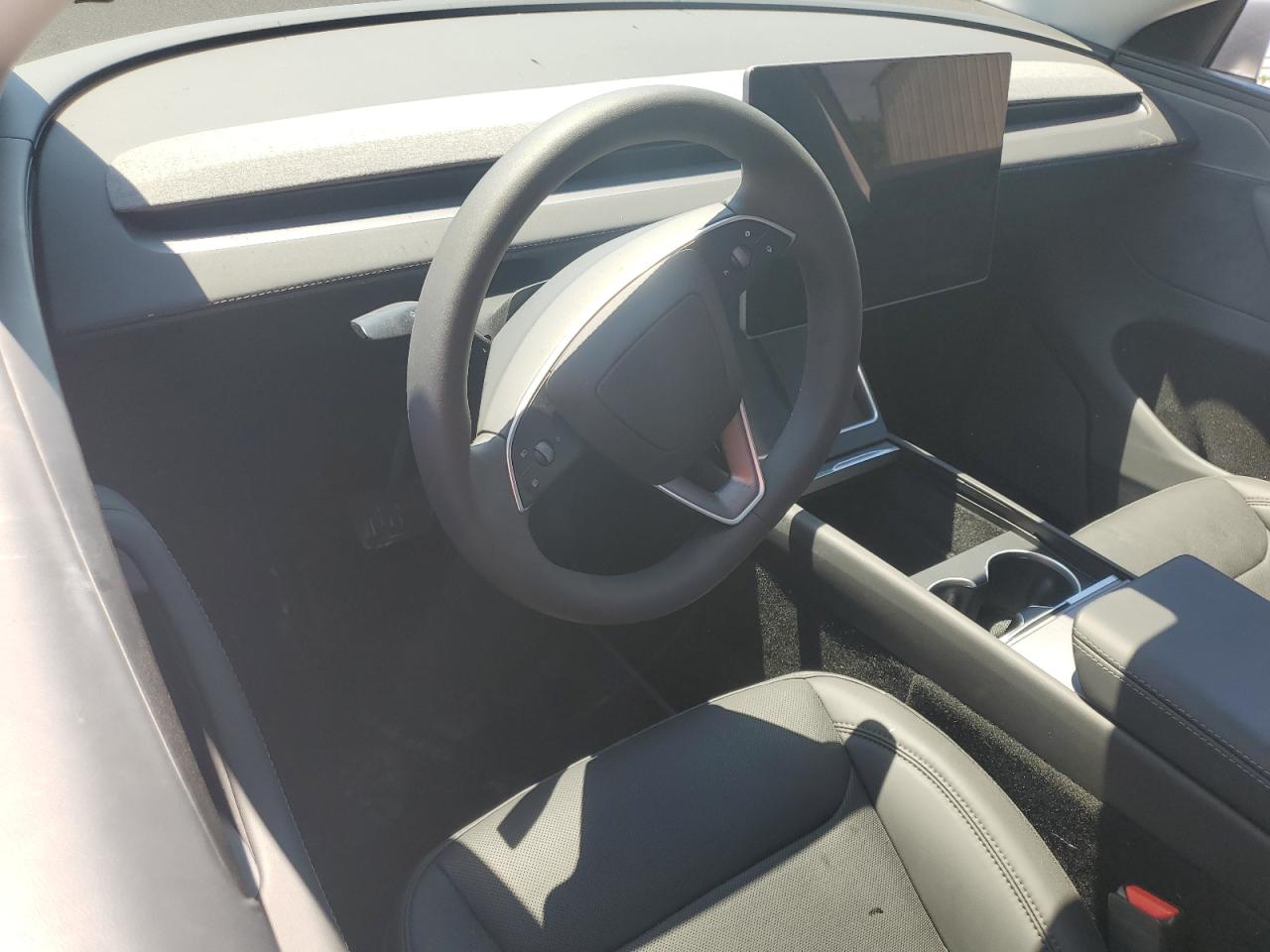 2026 Tesla Model Y VIN: 7SAYGDEE4TF351934 Lot: 62738255