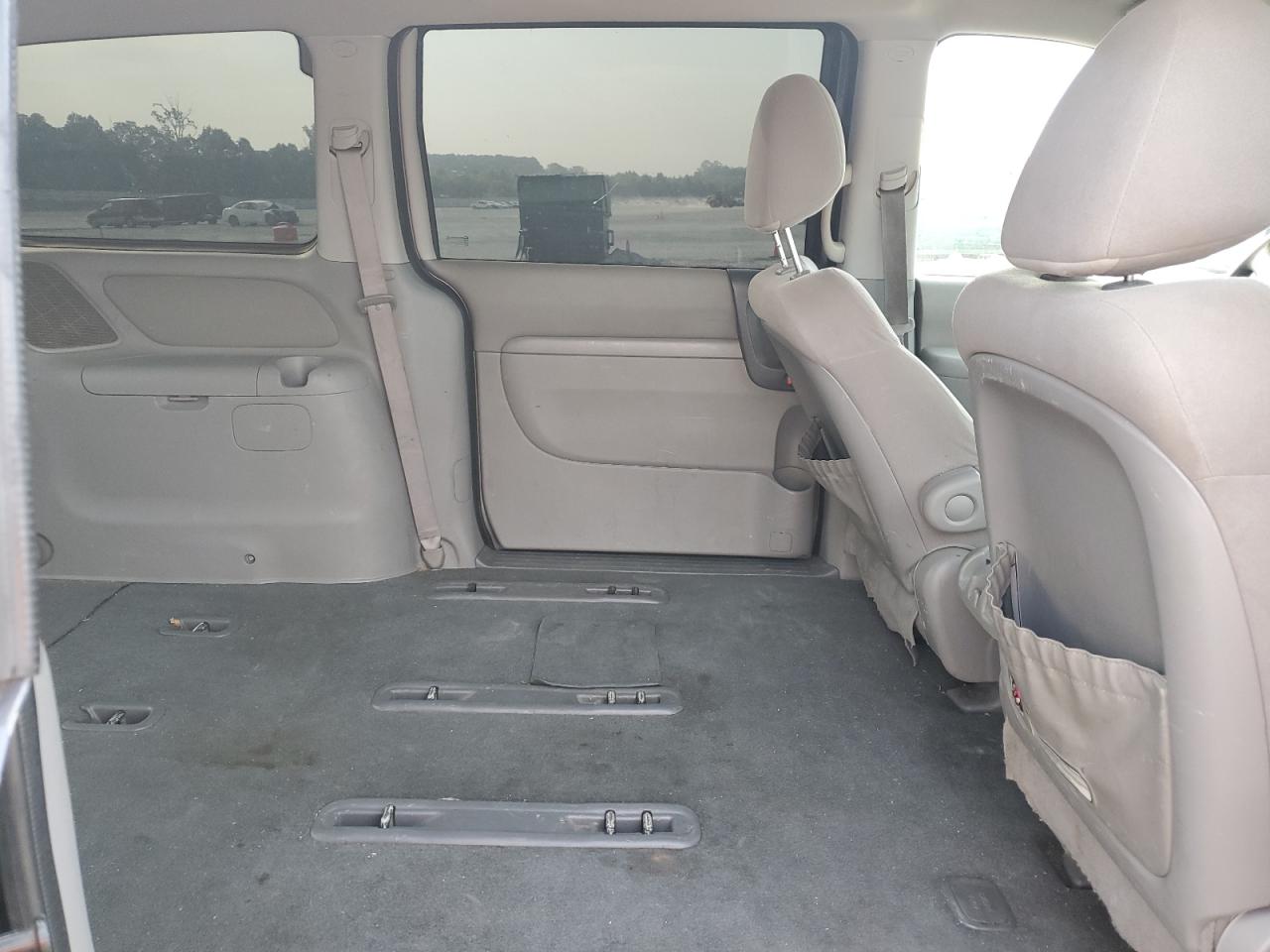 2012 Kia Sedona Lx VIN: KNDMG4C78C6484465 Lot: 61608175