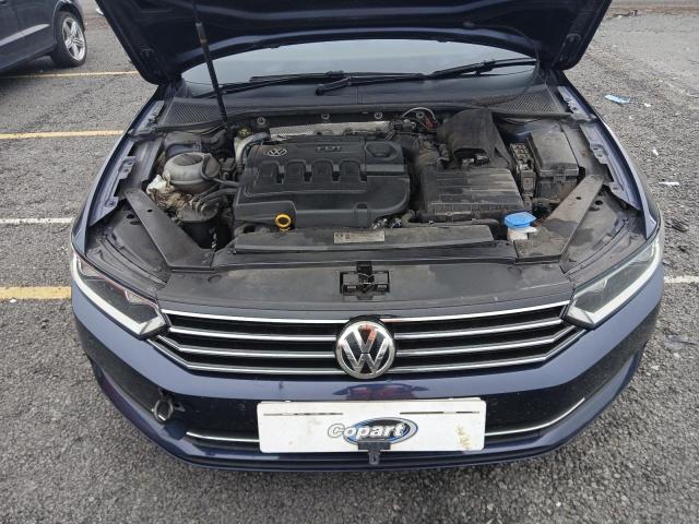 2015 VOLKSWAGEN PASSAT SE