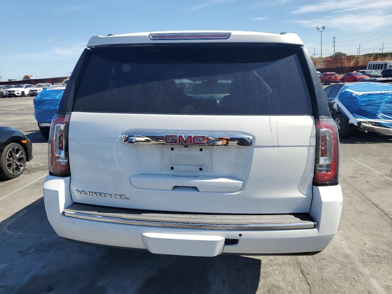 2015 GMC Yukon Xl Denali VIN: 1GKS2JKJ7FR584212 Lot: 64272295