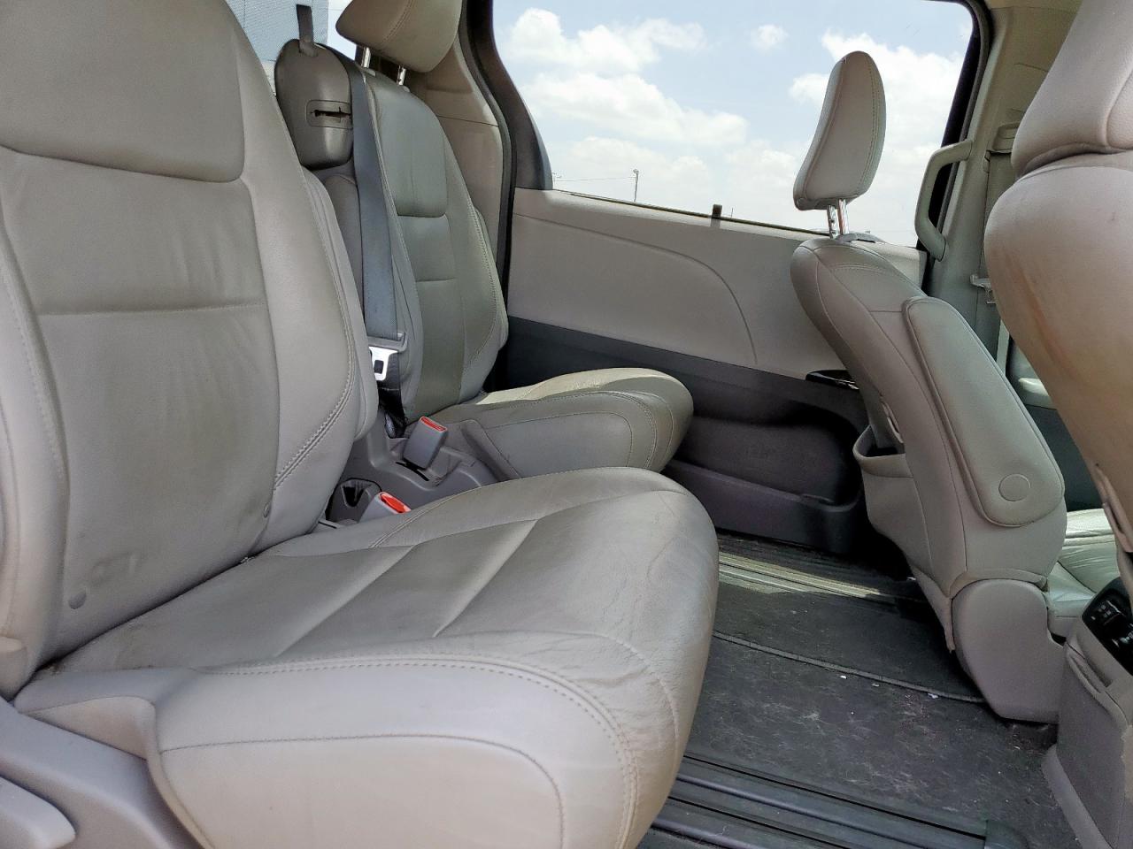 2019 Toyota Sienna Xle VIN: 5TDYZ3DC5KS004544 Lot: 64853985