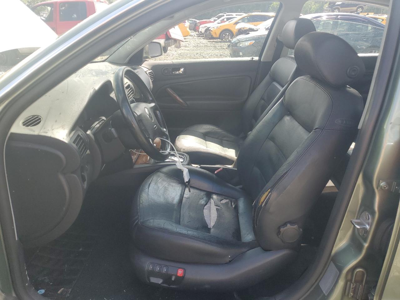 2002 Volkswagen Passat Glx 4Motion VIN: WVWTH63B22P118938 Lot: 64662765