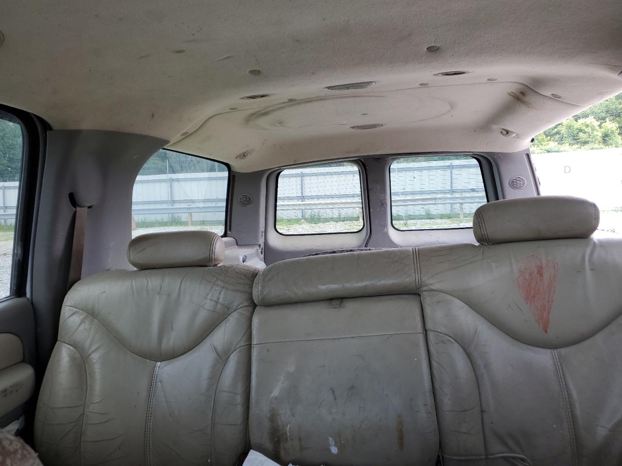 2000 GMC Yukon Xl C1500 VIN: 3GKEC16T0YG200800 Lot: 63770675