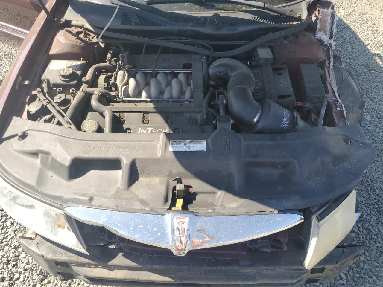 2000 Lincoln Continental VIN: 1LNHM97V0YY885600 Lot: 64902215