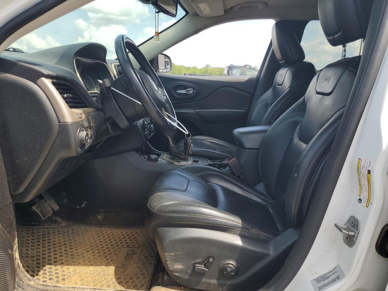 2015 Jeep Cherokee Latitude VIN: 1C4PJMCS1FW610513 Lot: 65541805