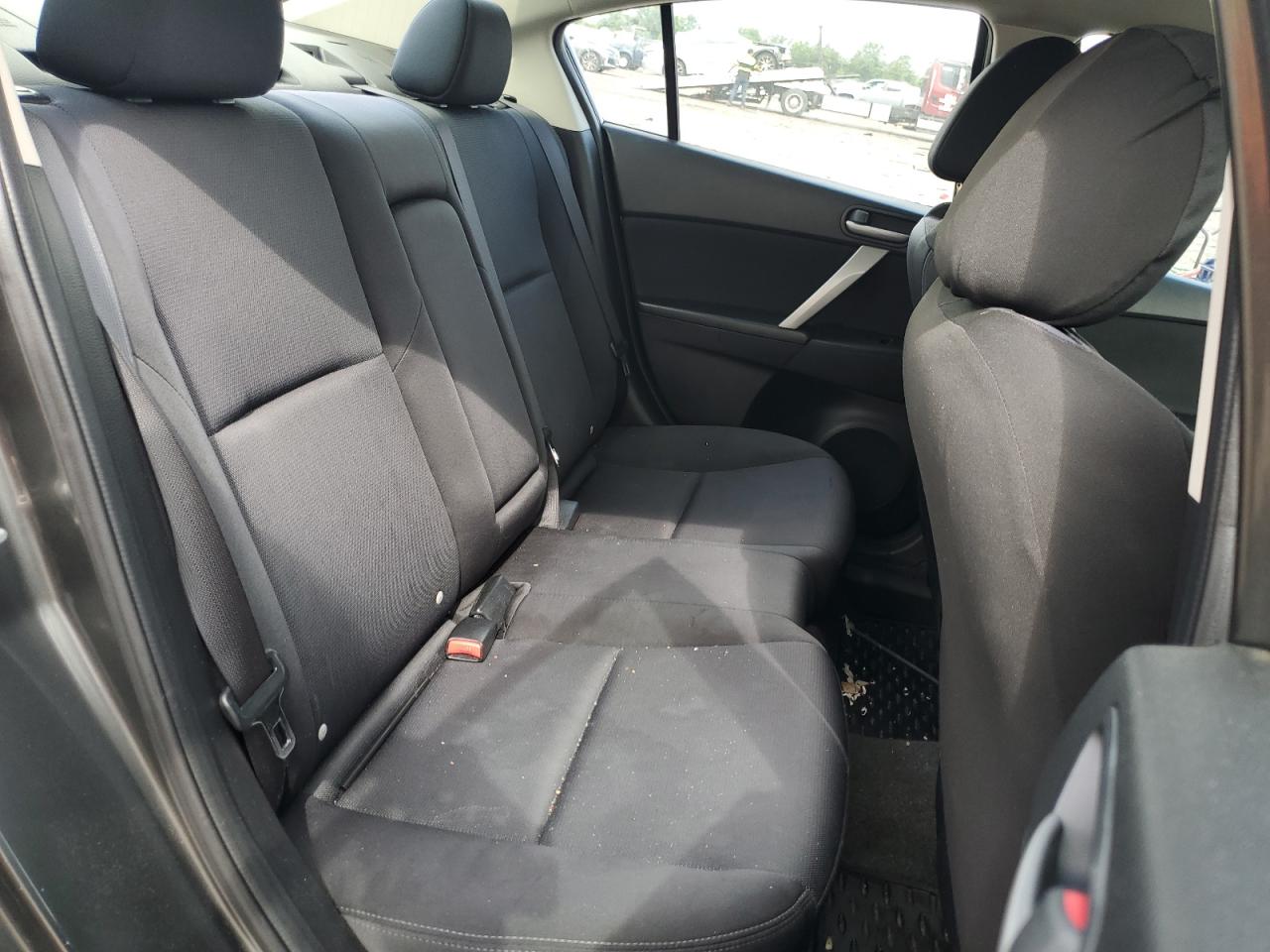 2011 Mazda 3 S VIN: JM1BL1U65B1366103 Lot: 64088185