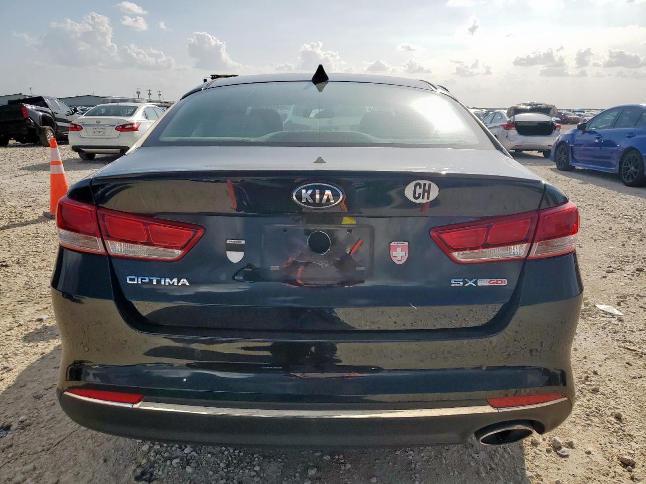2018 Kia Optima Lx VIN: 5XXGT4L32JG207833 Lot: 64789135