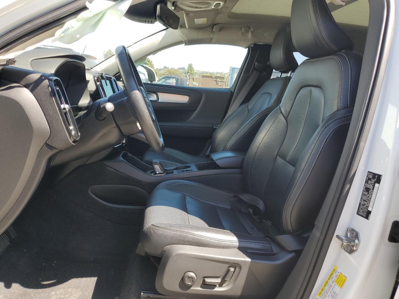 2019 Volvo Xc40 T4 Momentum VIN: YV4AC2HK2K2068799 Lot: 64265405