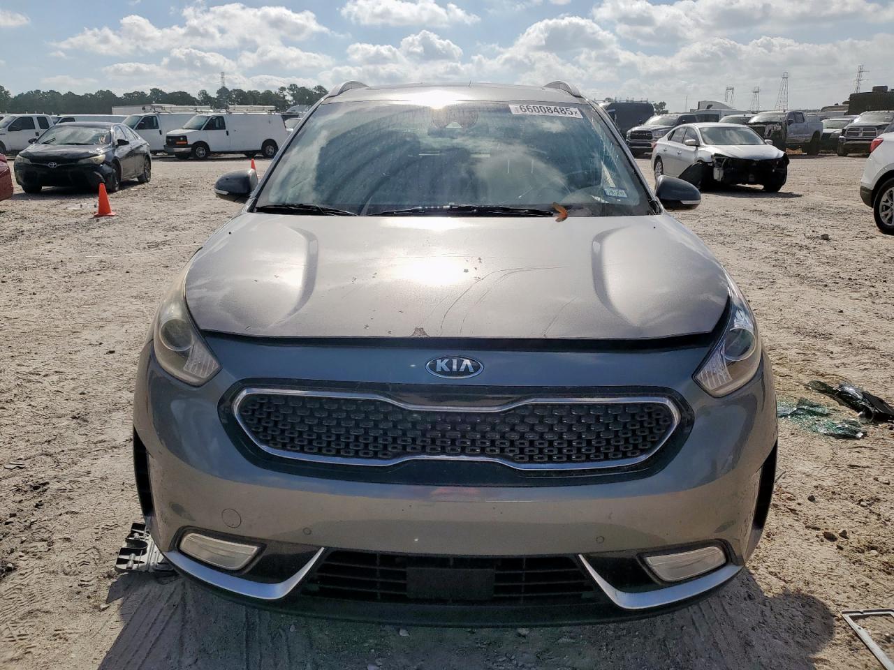 kndce3lc6j5123991 KNDCE3LC6J5123991 2018 Kia Niro Touring
