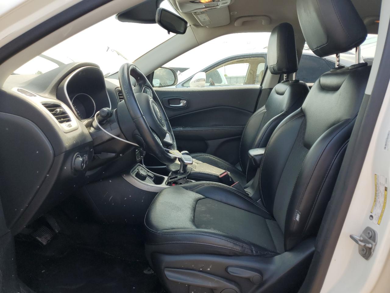 2019 Jeep Compass Latitude VIN: 3C4NJDBB4KT690639 Lot: 65520185