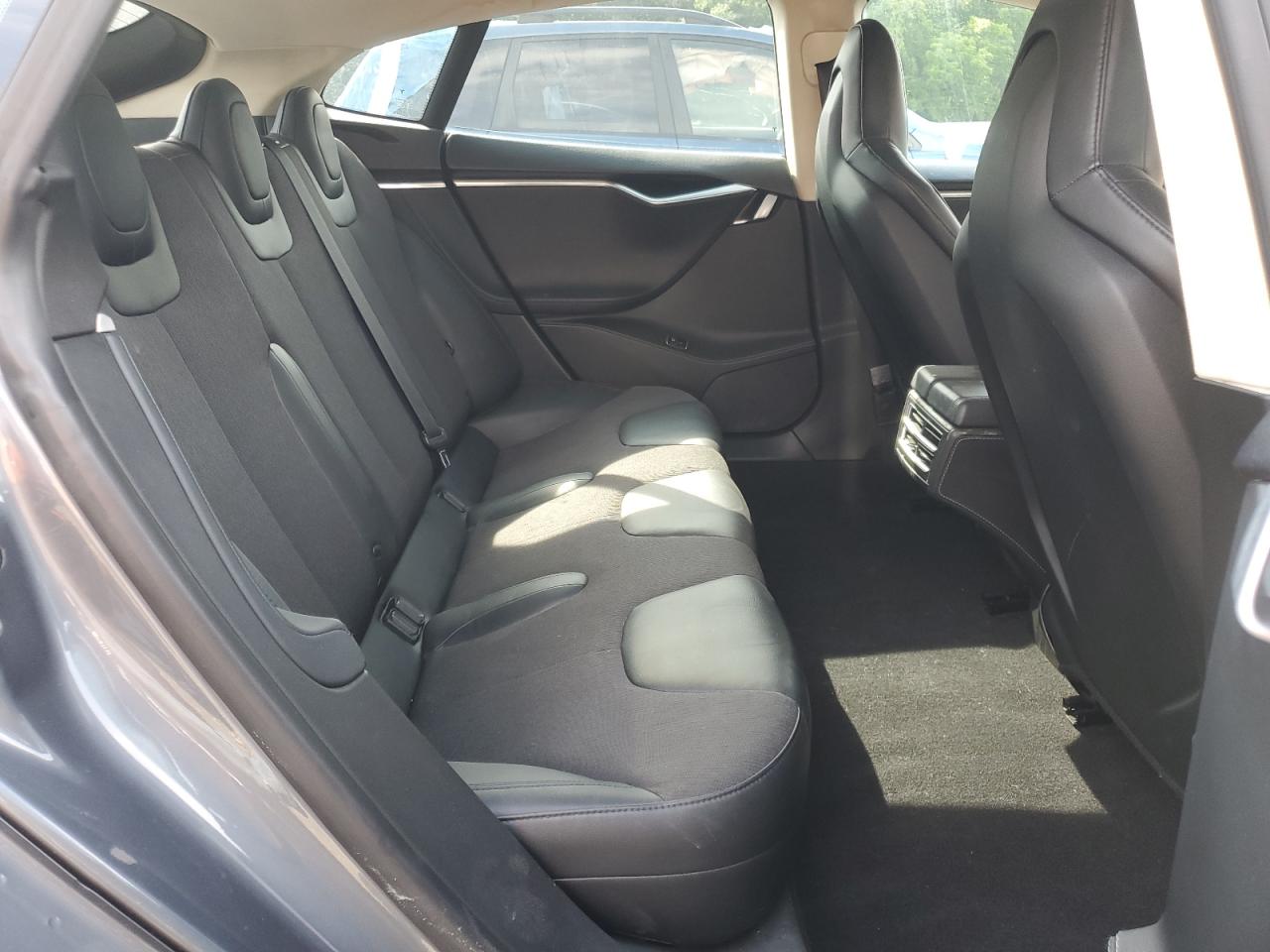 2014 Tesla Model S VIN: 5YJSA1H13EFP30650 Lot: 64719945
