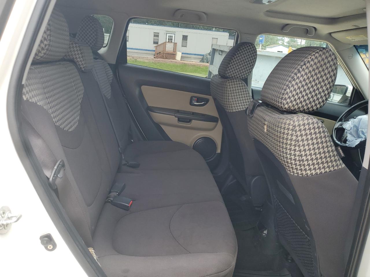 2013 Kia Soul + VIN: KNDJT2A62D7562845 Lot: 64261025