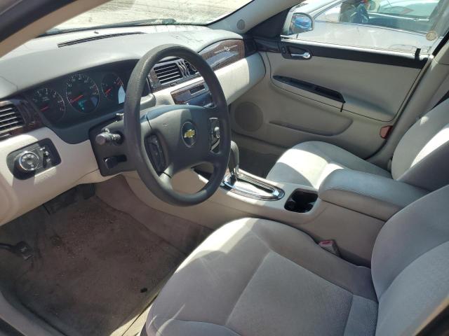 Sedans CHEVROLET IMPALA 2016 Srebrny