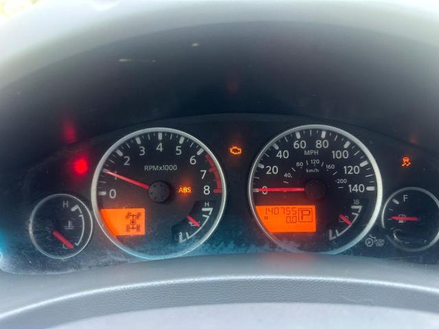 Pickups NISSAN FRONTIER 2013 Szary