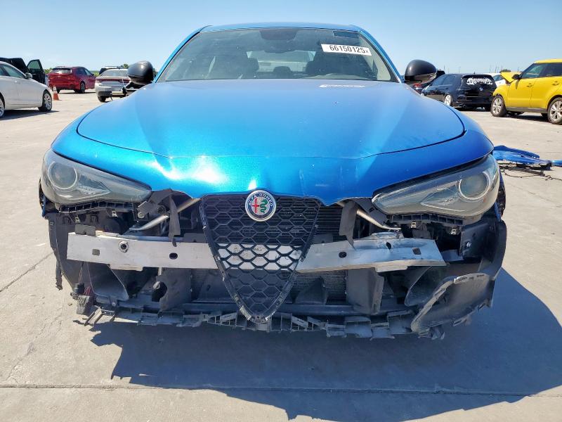  ALFA ROMEO GIULIA 2018 Blue