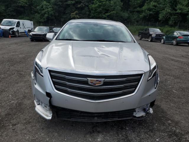  CADILLAC XTS 2019 Srebrny
