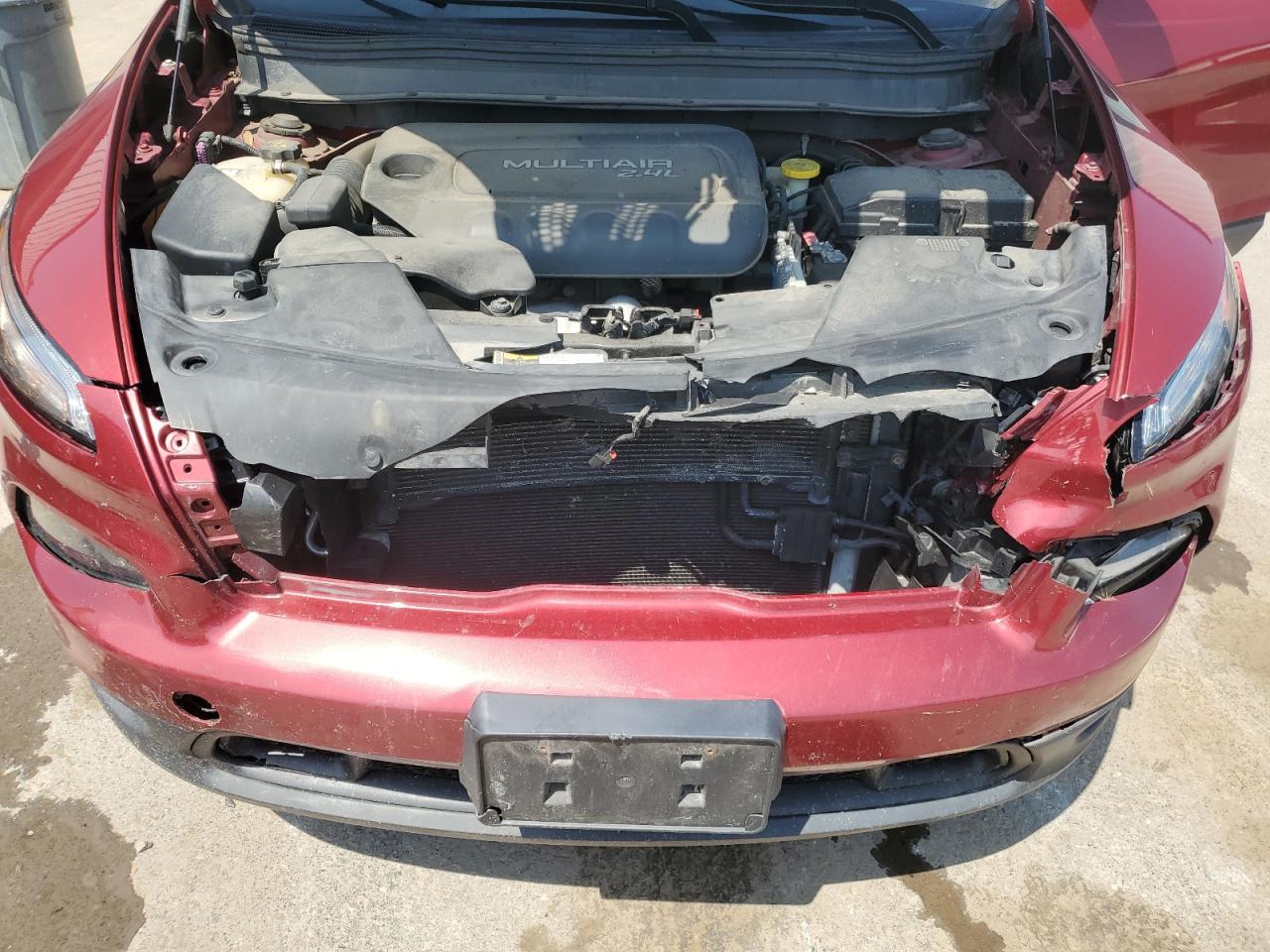 2015 Jeep Cherokee Sport VIN: 1C4PJMAB2FW615674 Lot: 66302535