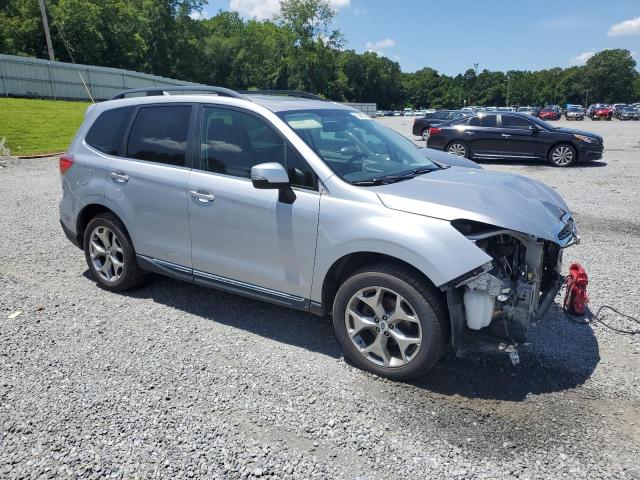  SUBARU FORESTER 2017 Серебристый
