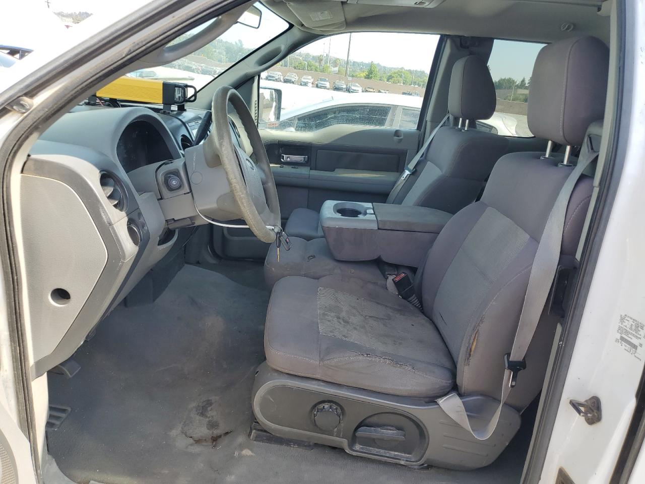 2004 Ford F150 VIN: 1FTRX12WX4NA69734 Lot: 62692495