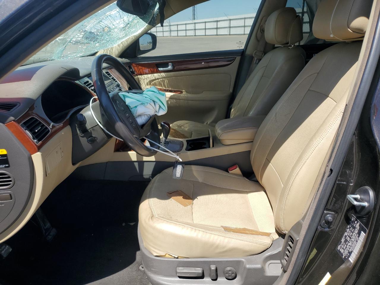 2013 Hyundai Genesis 3.8L VIN: KMHGC4DD0DU243442 Lot: 66400245