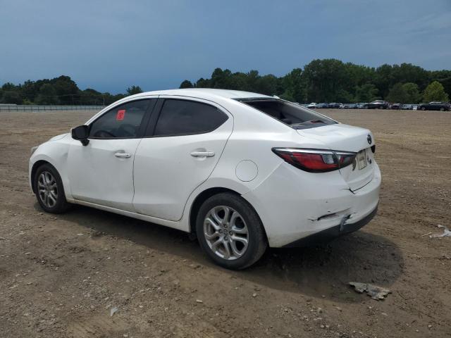 Sedans TOYOTA SCION 2016 Biały