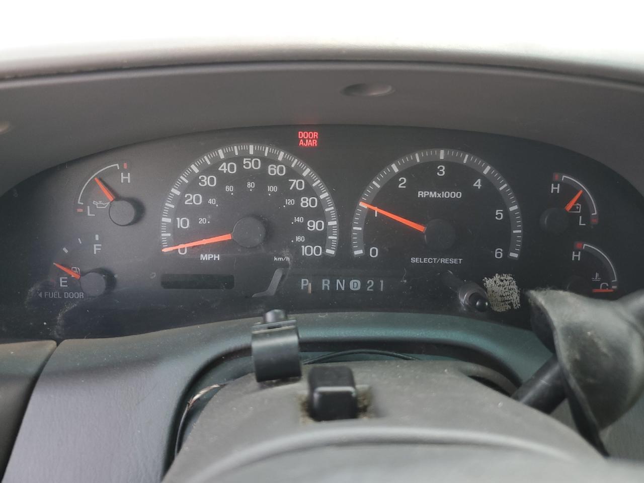 2000 Ford Expedition Xlt VIN: 1FMRU1560YLB04041 Lot: 65178625