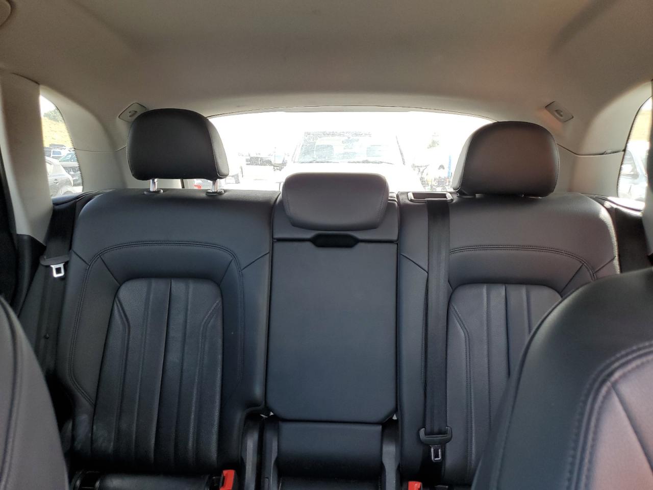 2018 Audi Q5 Premium VIN: WA1ANAFYXJ2155647 Lot: 64397905