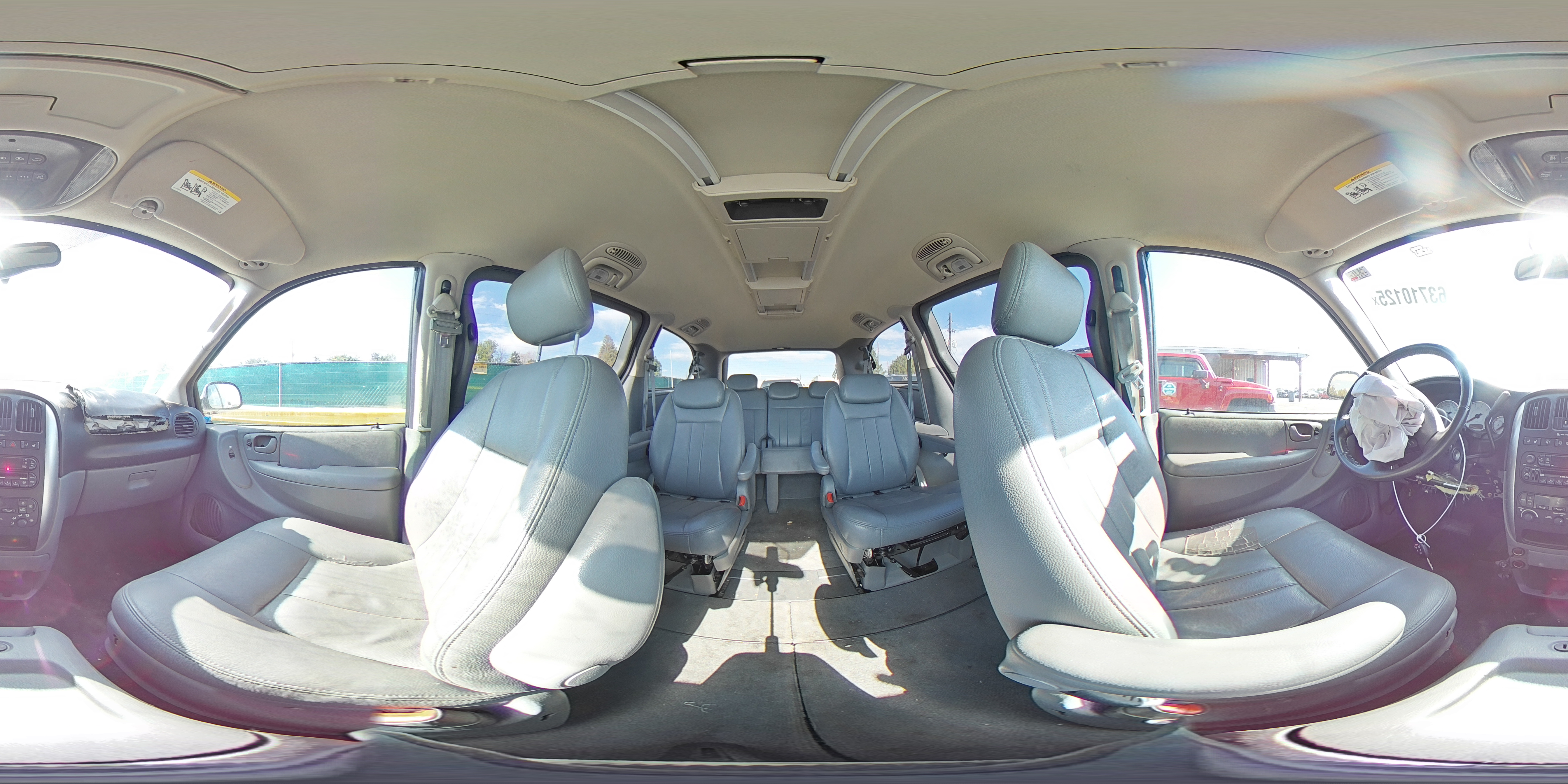 2005 Chrysler Town & Country Touring VIN: 2C4GP54L15R209174 Lot: 63710125